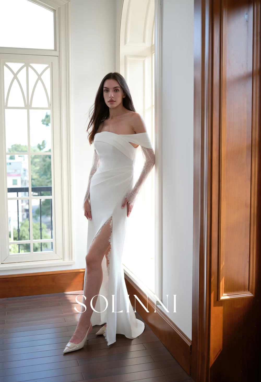 SOLINNI-Elin-Crepe-Wedding-Dress-Slit-30311