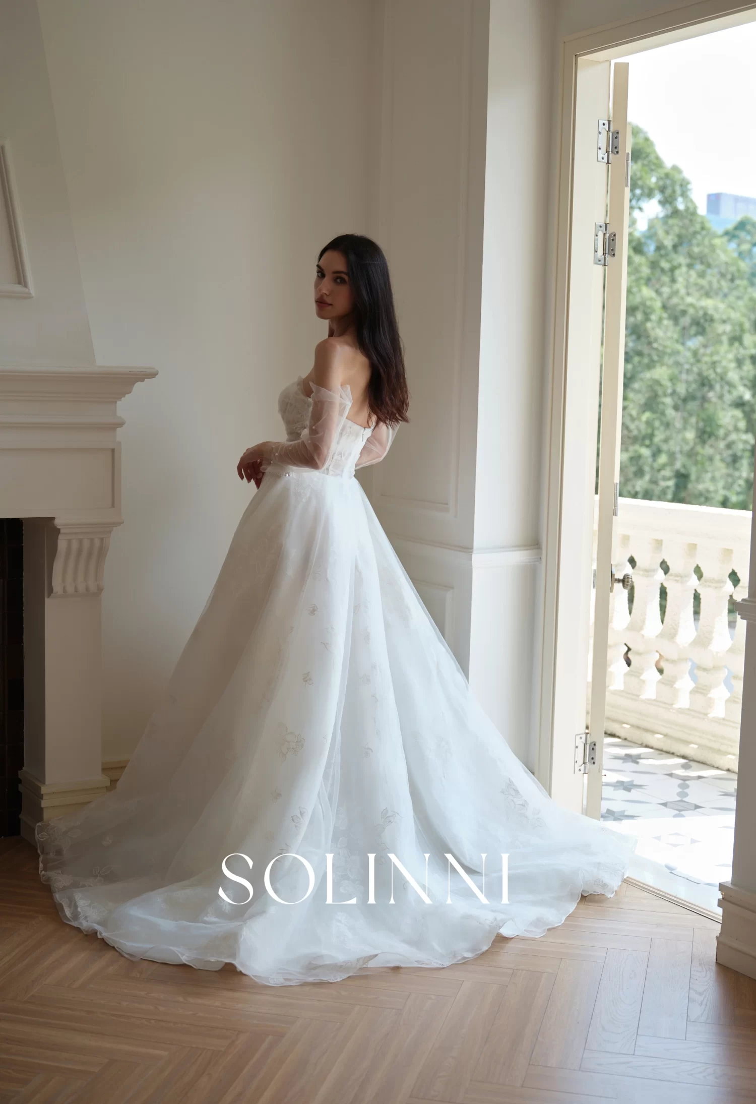Ophelia – Ball Gown Wedding Dress with Pearl Gloves