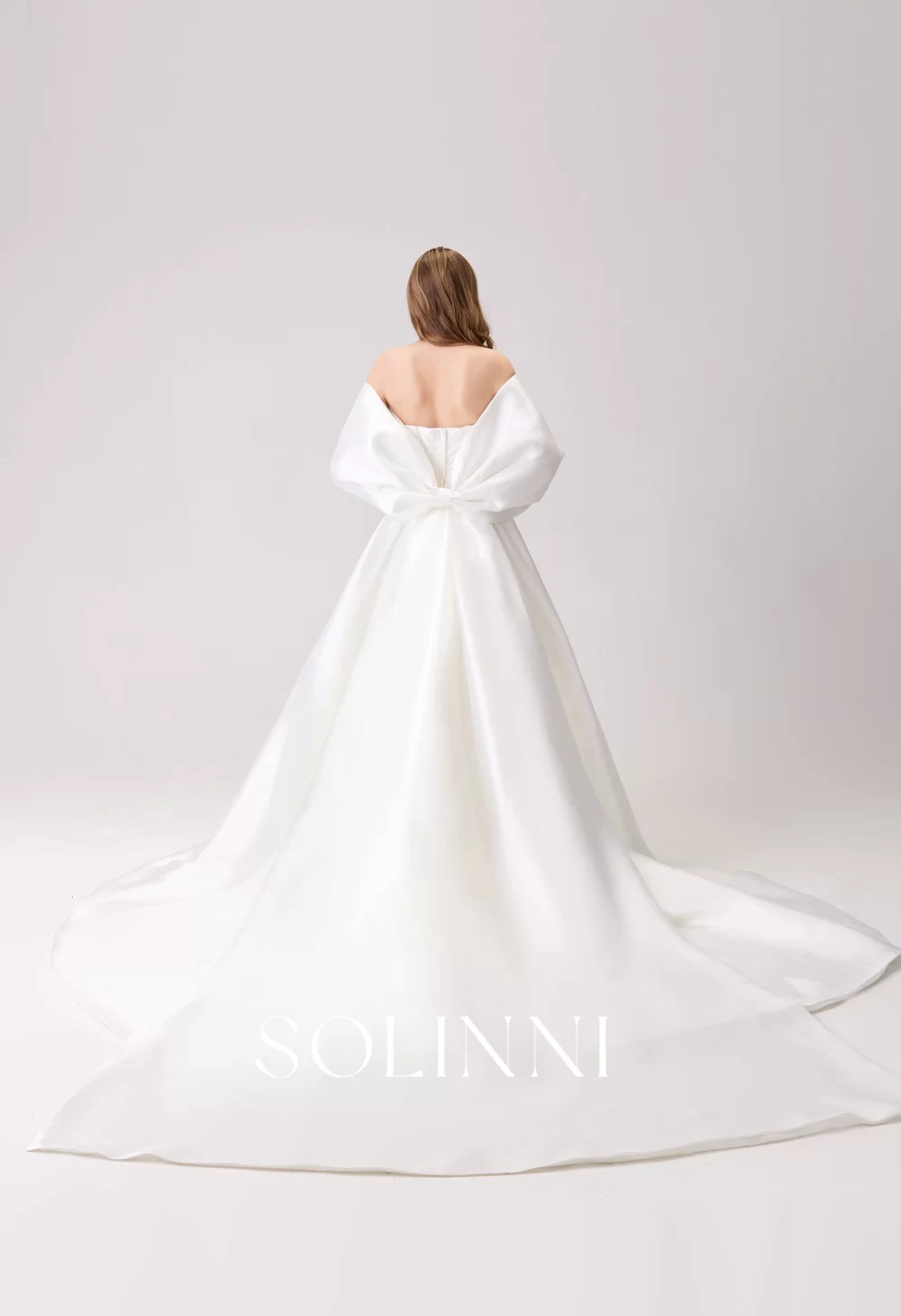 SOLINNI-Vera-modern-structured-corset-mikado-bow-train-3048-2