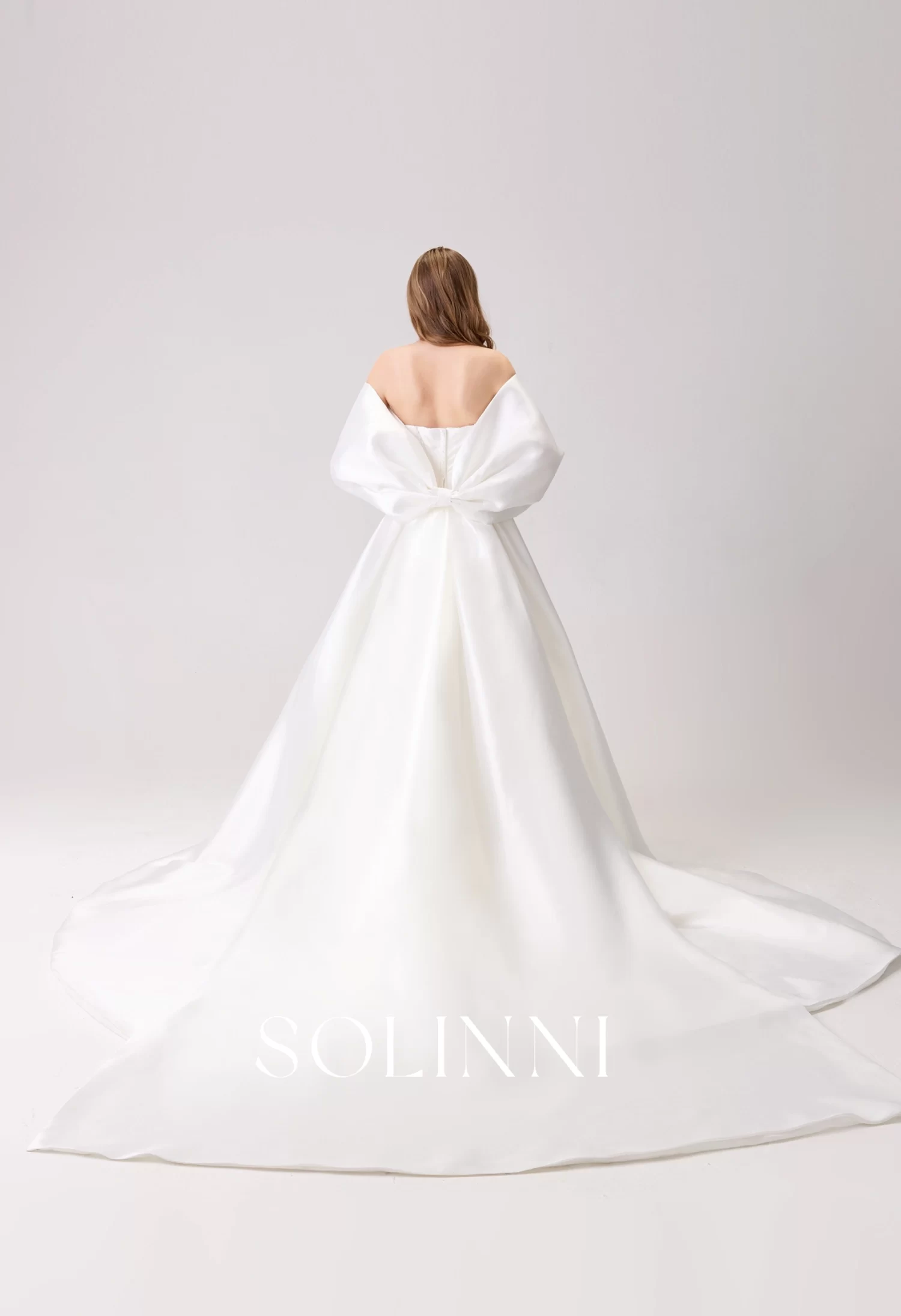 SOLINNI-Vera-modern-structured-corset-mikado-bow-train-3048-2